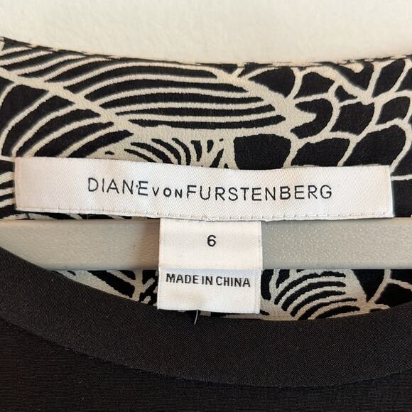Diane VonFurstenberg Long Sleeve Silk Blouse Size 6 Black White Abstract Print - Picture 3 of 5